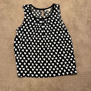 Banana Republic heart sleeveless top. Perfect for Summer. Very flattering